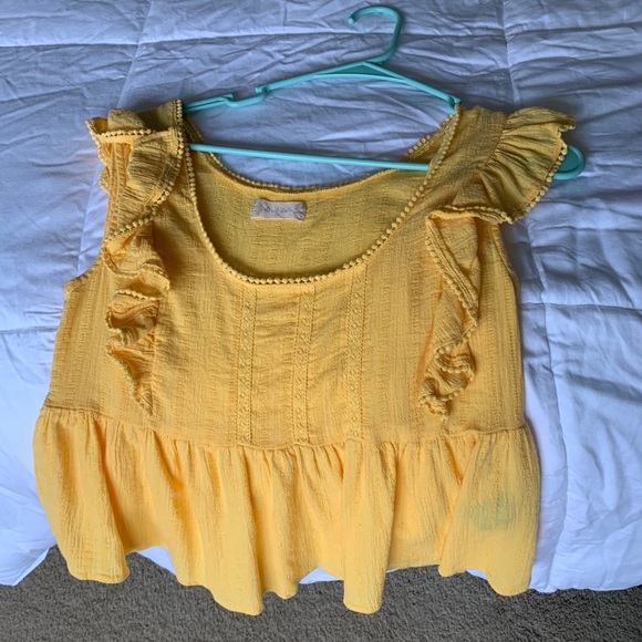 Altar’d state top - Picture 2 of 4